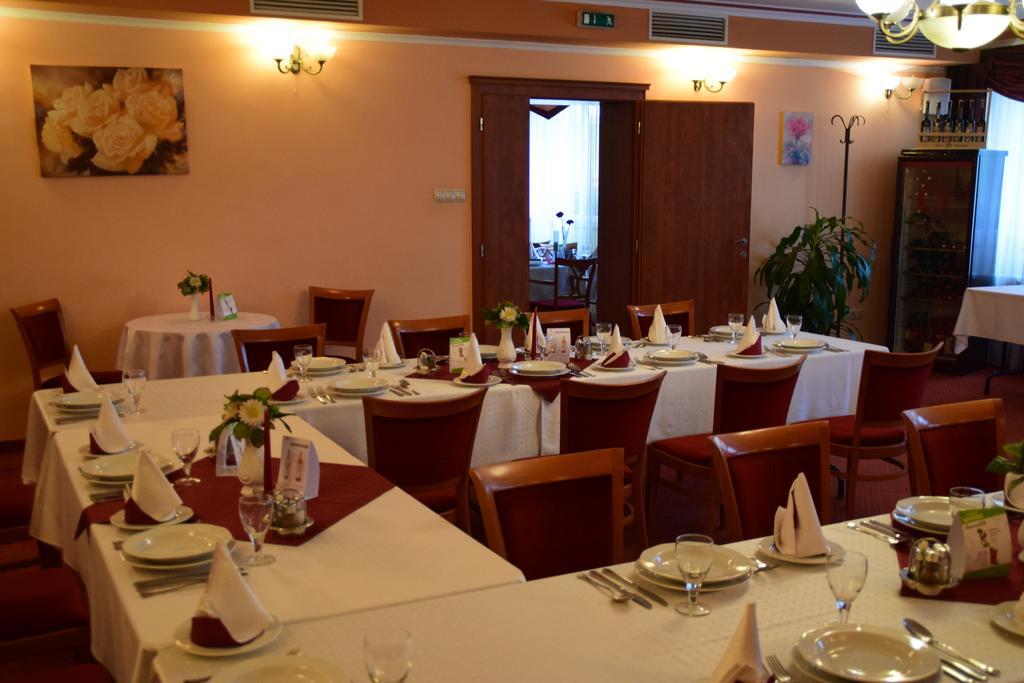 קזינצברציקה Hotel Lukacs Superior מראה חיצוני תמונה