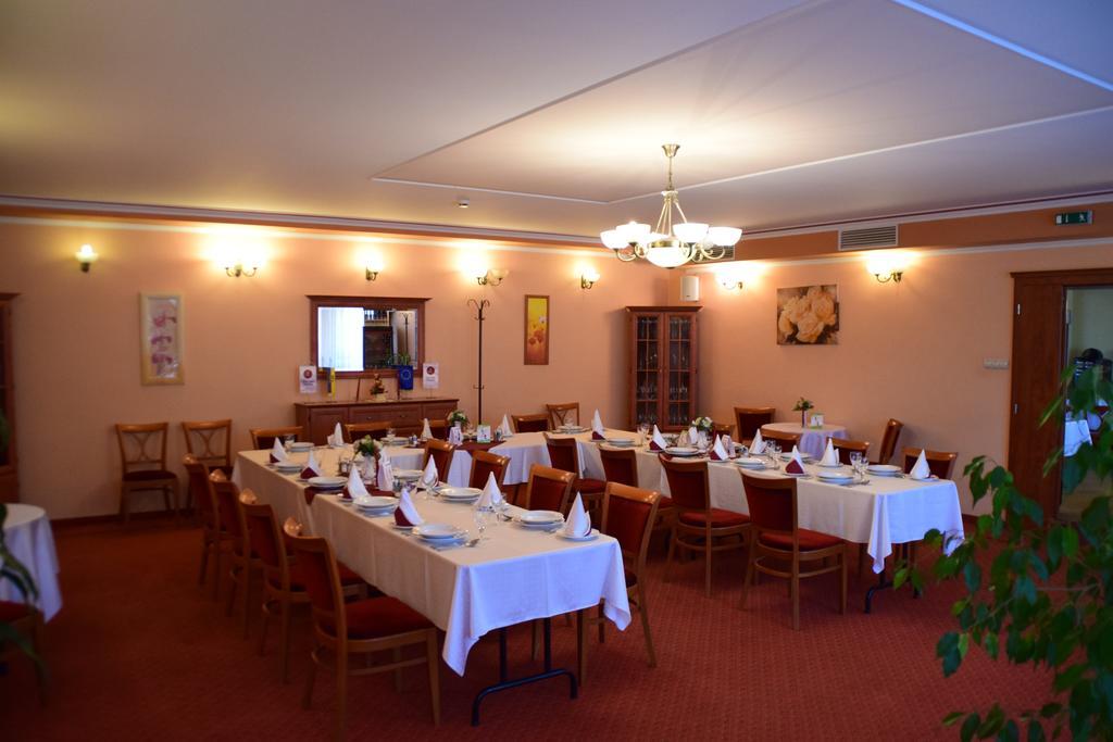 קזינצברציקה Hotel Lukacs Superior מראה חיצוני תמונה