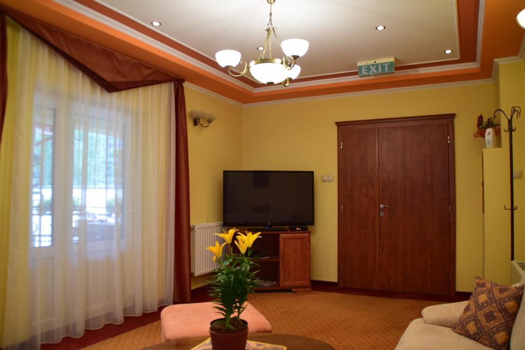 קזינצברציקה Hotel Lukacs Superior מראה חיצוני תמונה