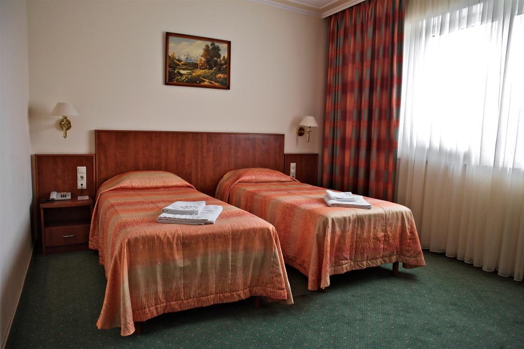 קזינצברציקה Hotel Lukacs Superior חדר תמונה