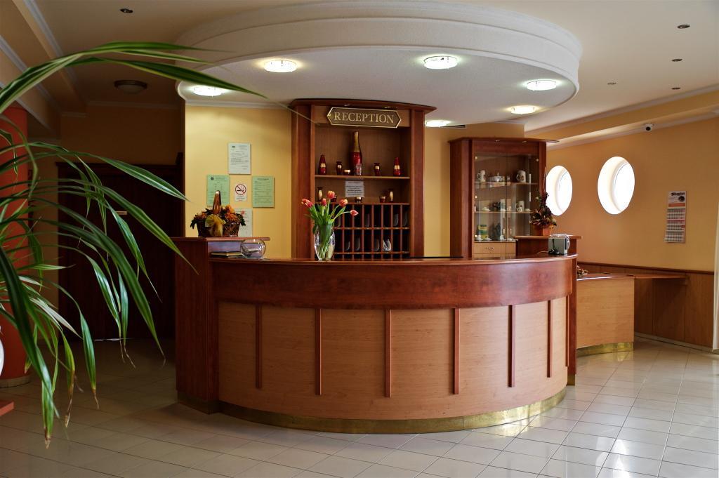 קזינצברציקה Hotel Lukacs Superior מראה חיצוני תמונה