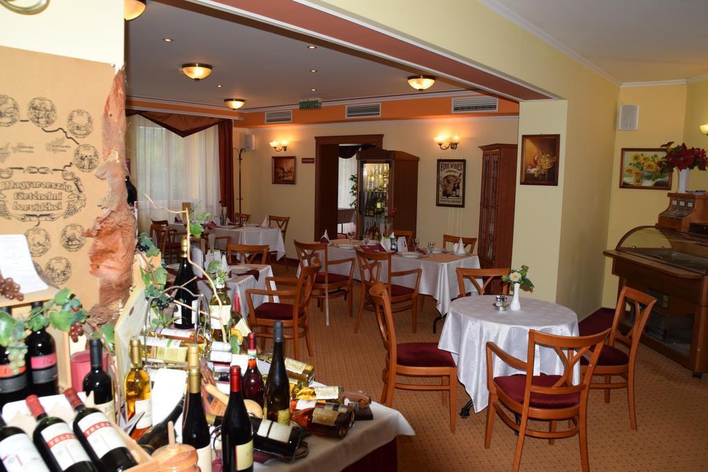 קזינצברציקה Hotel Lukacs Superior מראה חיצוני תמונה
