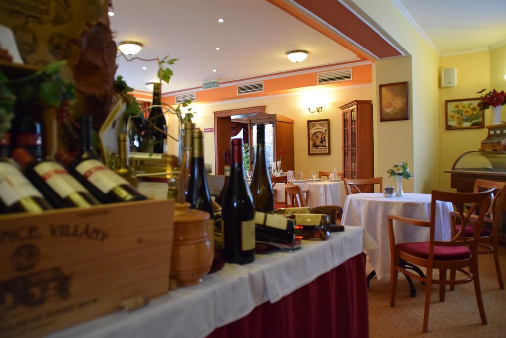 קזינצברציקה Hotel Lukacs Superior מראה חיצוני תמונה